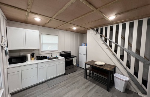 Northside House | Fort George Island Private Treehouse Centrally located and Elevated!