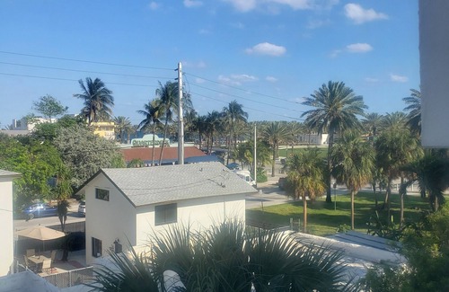 Central Beach Condo | Fort Lauderdale Central beach near Elbo room