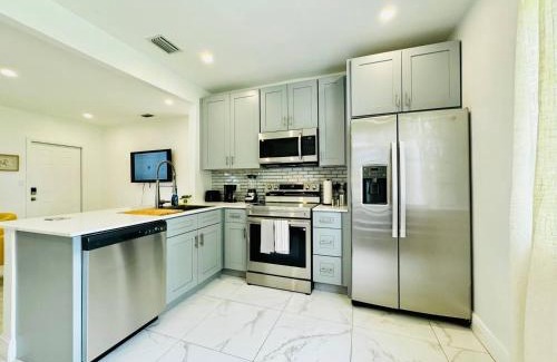 Fort Lauderdale House | Fort Lauderdale Retreat, Fenced Yard, Bbq, N Beach