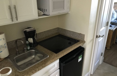 Barrier Island Resort | Fort Lauderdale Beach - 2 bedroom, 2 bath, condo 700 feet from beach, sleeps 8