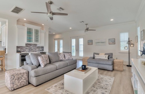 Fort Myers Beach House | Fort Myers Beach home with pool and dock