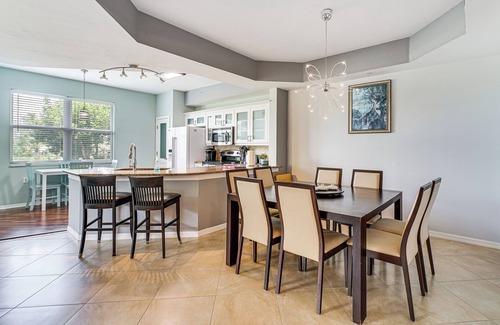 Biggar Condo | Fort Myers Condo in Gated Country Club w/Pool!