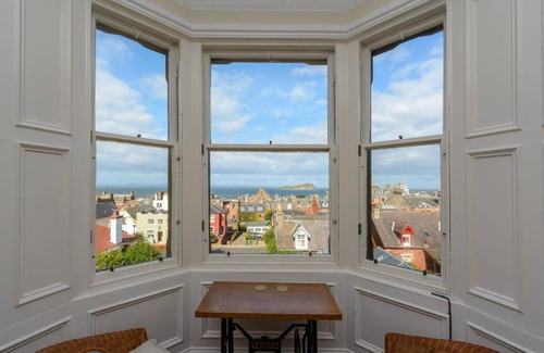 North Berwick House | Forthview
