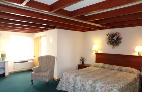 Wauwatosa Hotel | Forty Winks Inn LLC