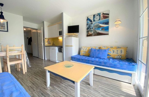 Fouesnant Apartment | Fouesnant, apartment with heated pool 50 m from the beach of Cap Coz
