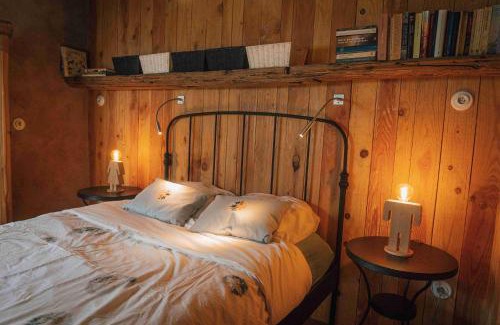 Castans Apartment | Fount Estremiero Apartment with shared wellness and pool