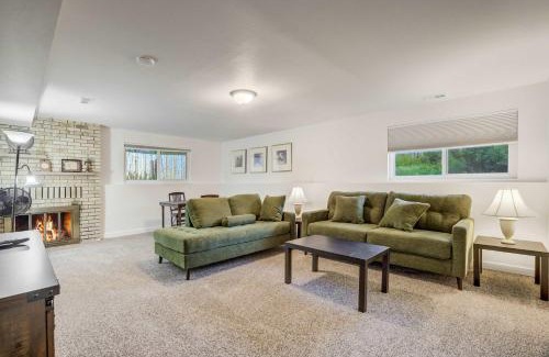 Colorado Springs Apartment | Fountain Mountain Trails & Wildlife BBQ Fire Pit