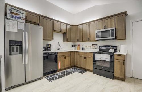 Colorado Springs Apartment | Fountain Mountain Trails & Wildlife BBQ Fire Pit