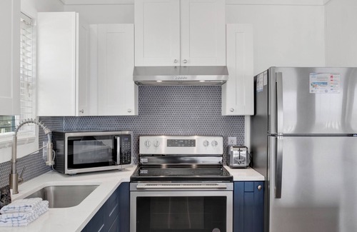 Alabama Gulf Coast House | Fountain of Youth - Charming Pet-Friendly Beachfront Cottage