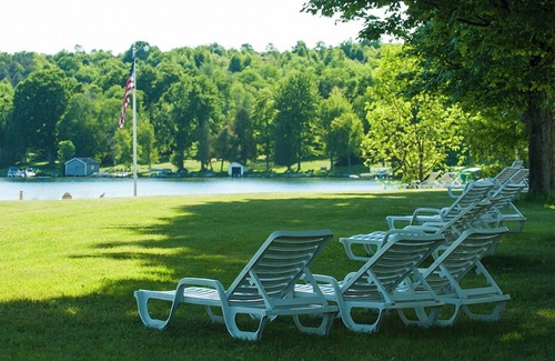 Lake Leelanau Resort | Fountain Point - Hotel Room 7