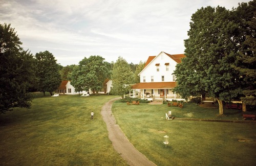 Lake Leelanau Resort | Fountain Point - Hotel Room 7
