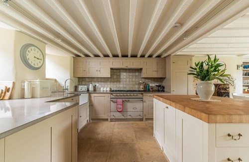Burford Cottage | Four bed Cotswold holiday cottage - Greenview Cottage