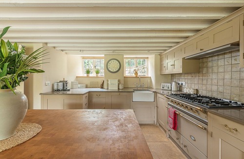 Burford Cottage | Four bed Cotswold holiday cottage - Greenview Cottage