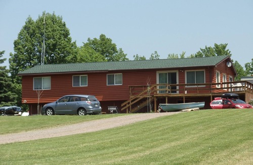 Birchwood House | Four Bedroom Cabin on Spider Lake Chain