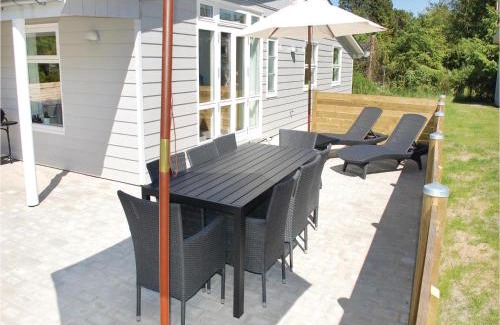 Øksenmølle House | Four-Bedroom Holiday Home Ebeltoft With A Fireplace 04