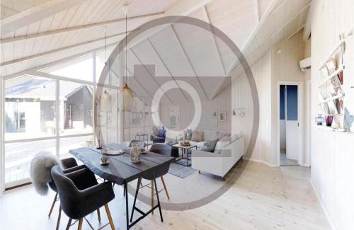 Beder Malling House | Four-Bedroom Holiday Home In Malling