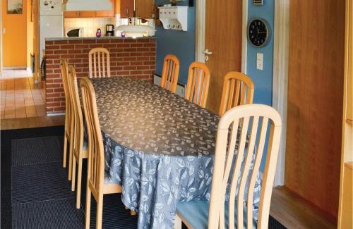 Sønder Nissum House | Four-Bedroom Holiday Home In Ulfborg