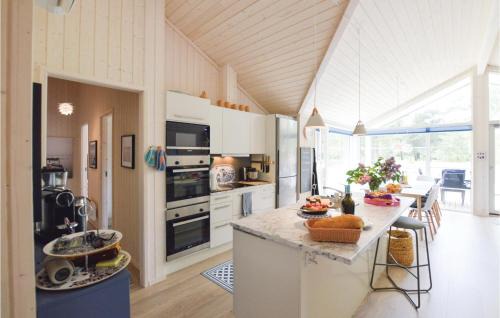 Hojby House | Four-Bedroom Holiday Home In Hojby