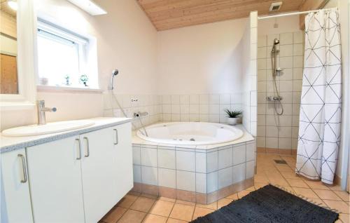 Faaborg House | Four-Bedroom Holiday Home In Faaborg