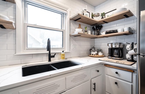 Milwaukee House | Four bedroom house located 5 minutes from downtown Milwaukee with pool table.