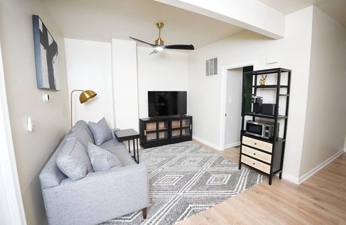 Washington House | Four Bedroom House Near Sports & Museums