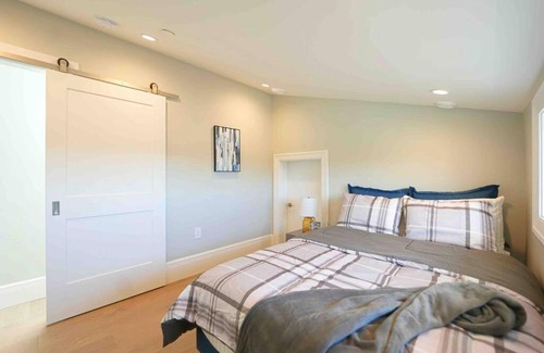 Vancouver South Villa | Four bedrooms New Lovely Duplex -1626