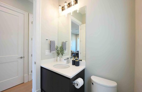 Vancouver South Villa | Four bedrooms New Lovely Duplex -1626