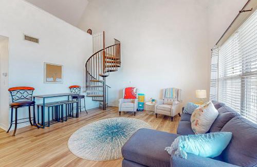 Gulf Shores Apartment | Four C's 204