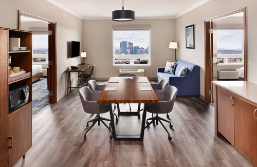 Calgary Hotel | Four Points by Sheraton Calgary Airport