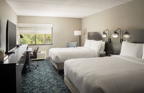 Brown Deer Hotel | Four Points by Sheraton Milwaukee North Shore