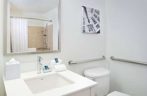 Fairgrounds Hotel | Four Points by Sheraton Louisville Airport