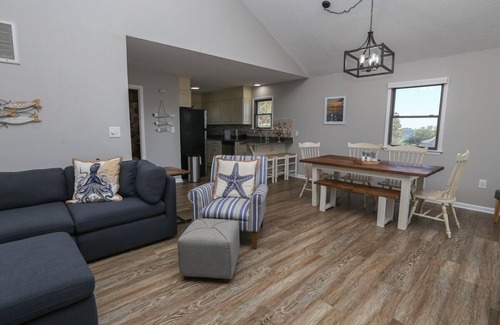 Tuckahoe House | Four Sandy Paws - Charming, home away from home, for you and you four-legged friend!