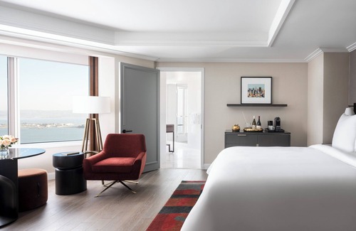 Financial District Hotel | Four Seasons Hotel San Francisco at Embarcadero