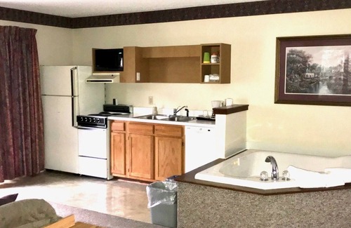 Maggie Valley Hotel | Four Seasons Inn