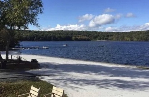 Rowland House | Four Seasons Serene Getaway