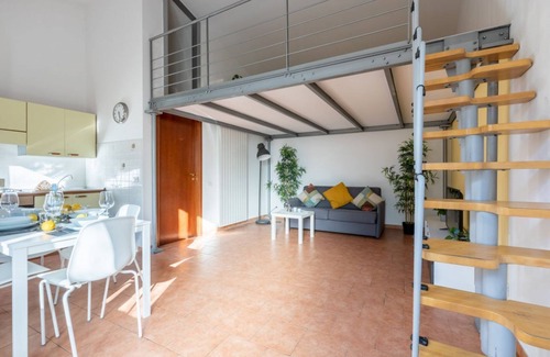 Pisa Apartment | Four Shades of Pisa - Yellow Studio Apartment