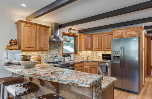 Carnelian Bay House | Four Summits- Hot Tub- Pool Table- Short Drive to Ski Resorits