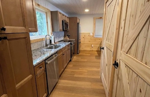 Eagle Bay Cabin | Fourth Lake Getaway Lodges ~BlueSky Lodge
