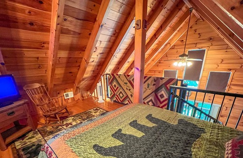 Purlear Cabin | Fourth of July Available! 1BR/1BA Cabin In Buck Mtn Community w/Wi-Fi