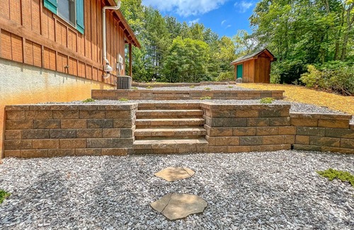 Purlear Cabin | Fourth of July Available! 1BR/1BA Cabin In Buck Mtn Community w/Wi-Fi