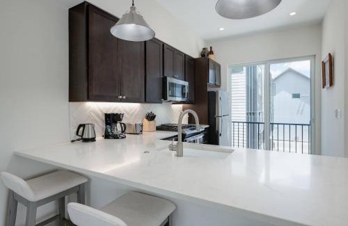 Silverthorne House | Fourth Street Crossing Traverse Townhome: Stylish Retreat