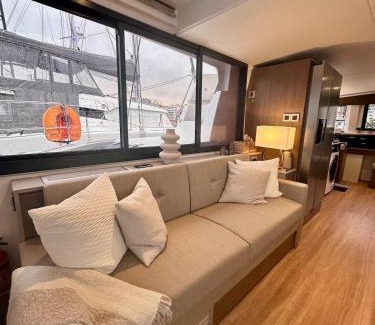 La Llotja-Born Boat Rental | Fox Bali