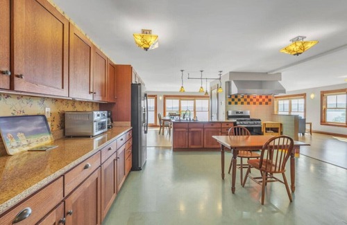 East Sullivan House | Fox Beach House! Oceanfront home, sleeps 10!