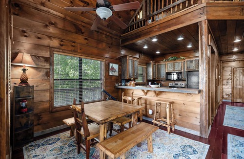 Smithville Cabin | Fox & Bear Lodge Near Center Hill Lake