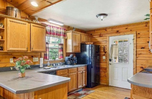 Bryson City Cabin | Fox Creek Cabin 1: Creekside Cabin in the Smoky Mountains