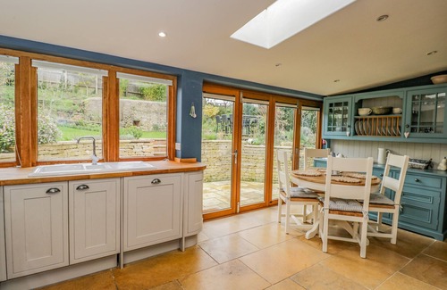 Castle Combe Cottage | FOX DEN COTTAGE, family friendly, with open fire in Castle Combe