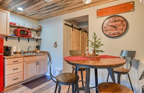 Green Mountain Falls Apartment | Fox Den Cozy Mountain Apt In GMF