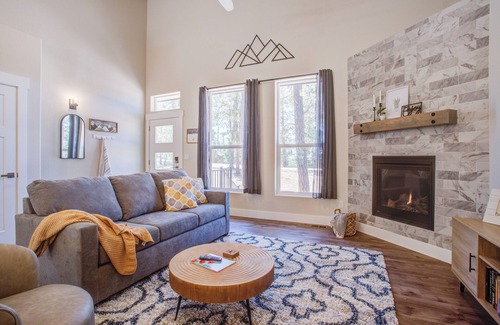 Florissant House | Fox Den - Modern Mountain Home- Brand New!