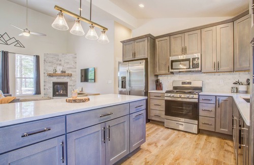 Florissant House | Fox Den - Modern Mountain Home- Brand New!