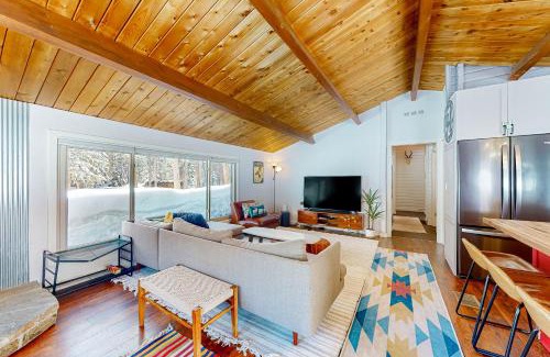 Blue River House | Fox Den